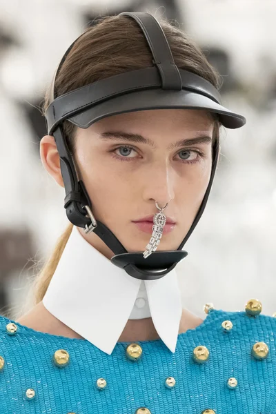 Look 4